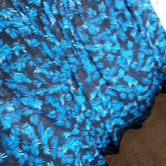 Shirt - Picture 2 of 4